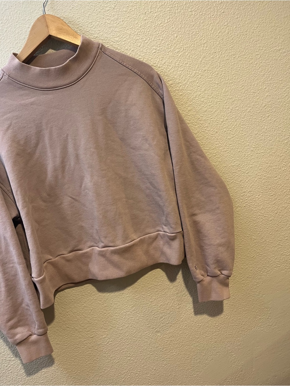Everlane 100% Organic Cotton Cropped Crewneck Sweater Mauve Purple Size Medium - Picture 3 of 9